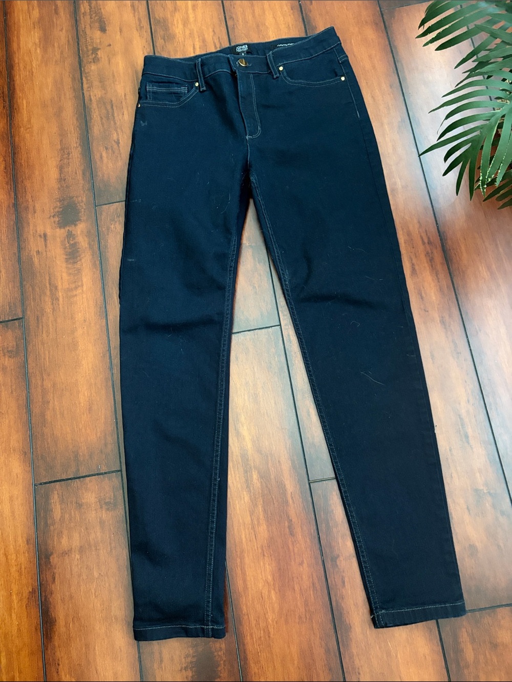 Jones New York Women's Skinny Jeans in Black